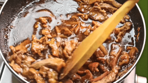 Stir the sauce and the beef to combine.